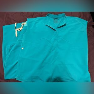 Large Kade Pants, Medium Rafael Top Green with Grey String Figs Scrubs